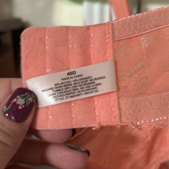 Hush Intimates NWOT Coral Convertible Criss Cross Bra - Fits like a 40DDD - Picture 5 of 5